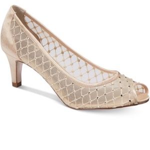 Adrianna Papell Jamie gold pumps